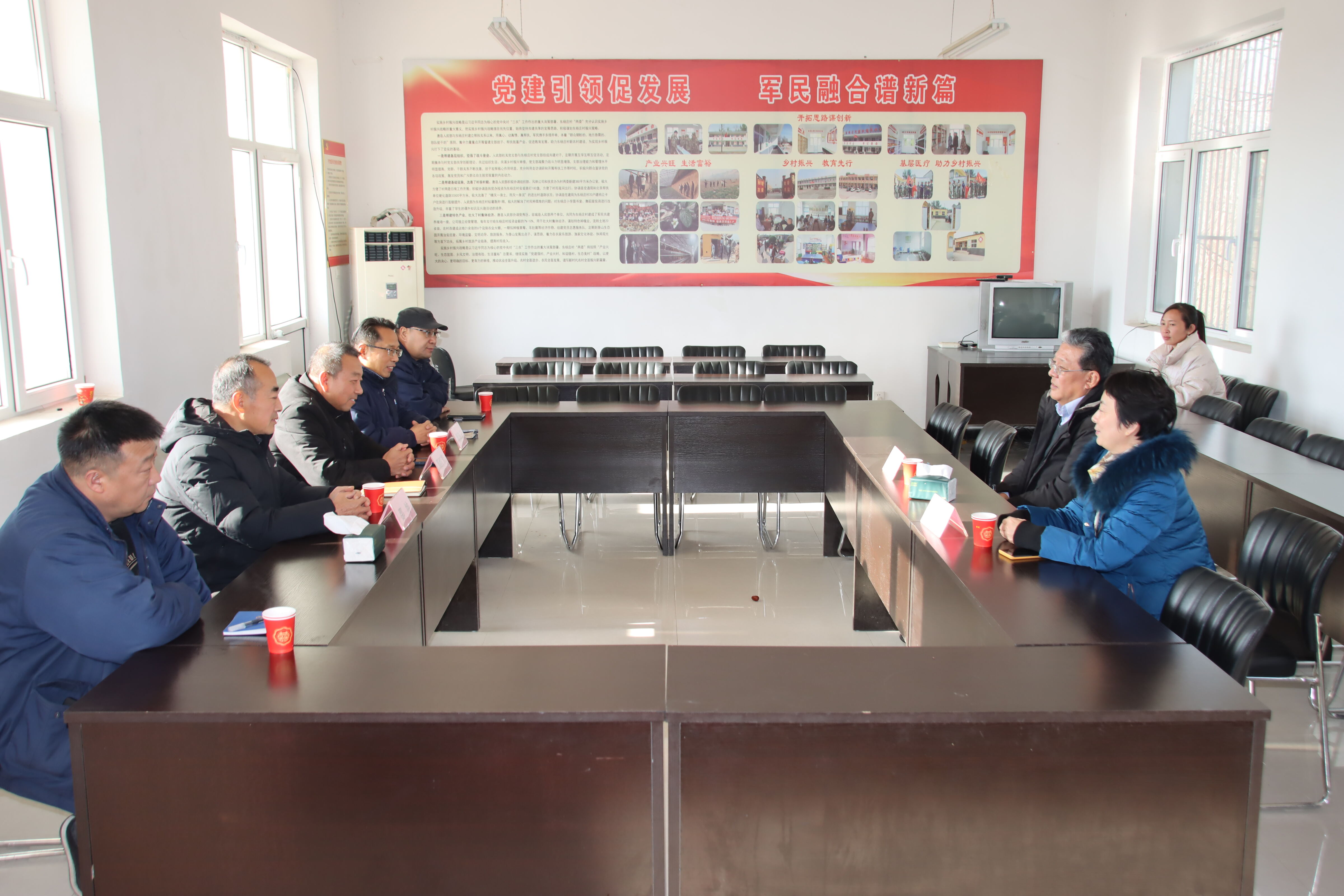 【帮扶送温暖 慰问暖人心】中船W66利来国际公司领导到驻村帮扶点慰问考察